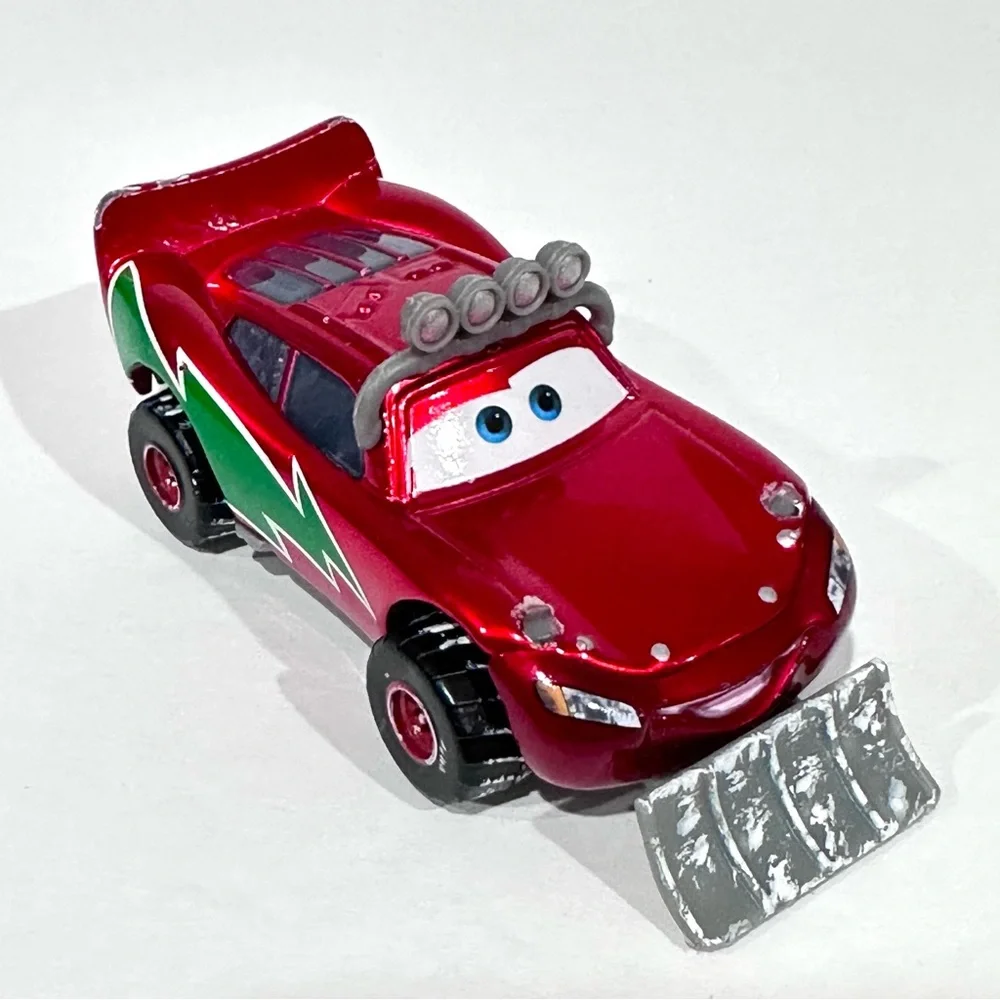 Disney Cars Winter Lightning McQueen w/ Snow Plow Die-cast Mattel
